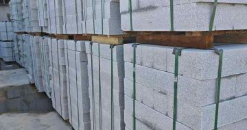 泸州芝麻白路牙石，路侧石