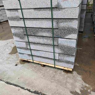 泸州芙蓉白路牙石，马路牙子