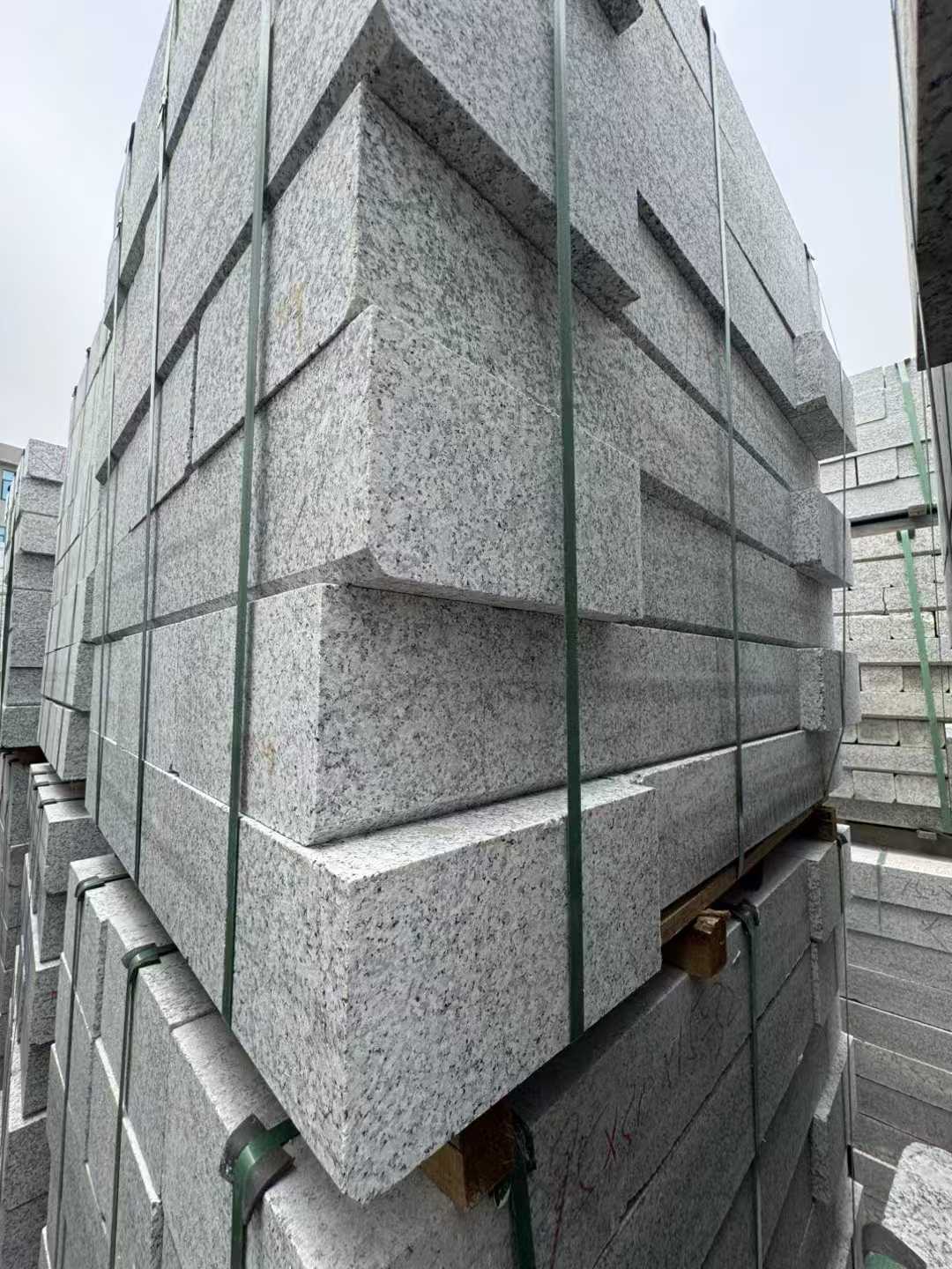 泸州芝麻白路牙石 马路牙子
